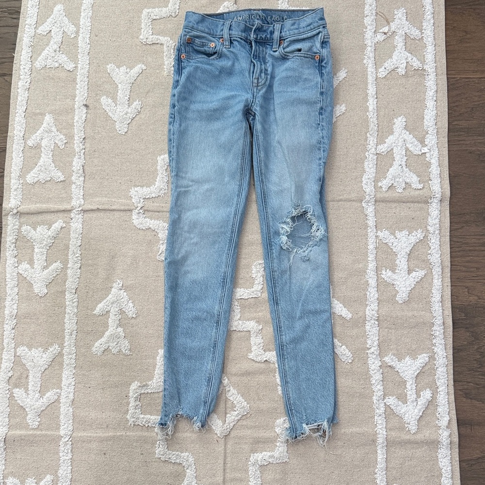 American eagle Women's Distressed Blue Jeans